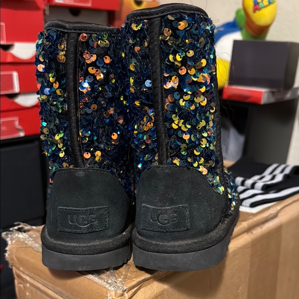 UGG Boots - Picture 8 of 8